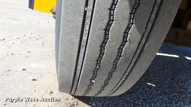 image for item K8007 2005 Freightliner FS65 Thomas school bus