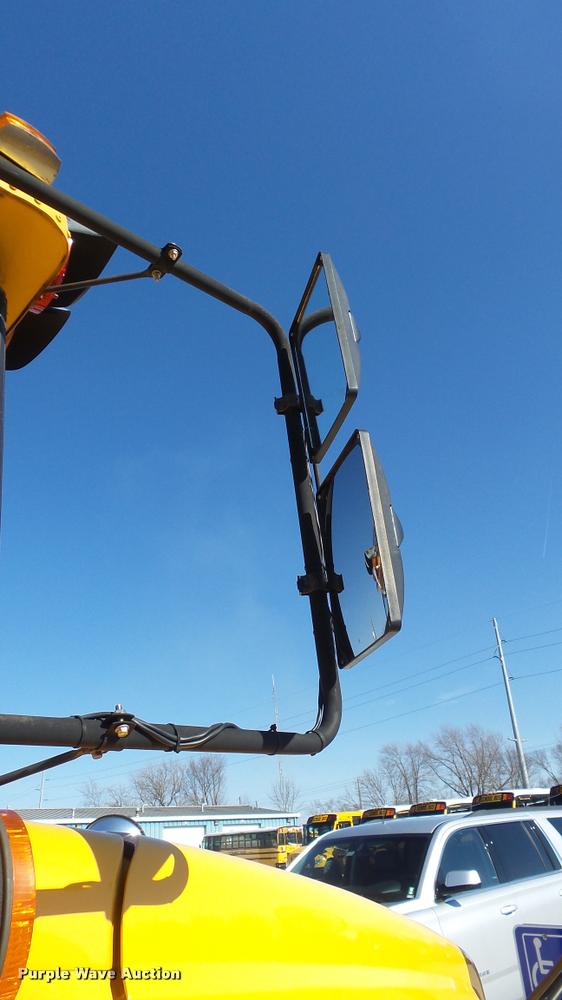 image for item K8007 2005 Freightliner FS65 Thomas school bus