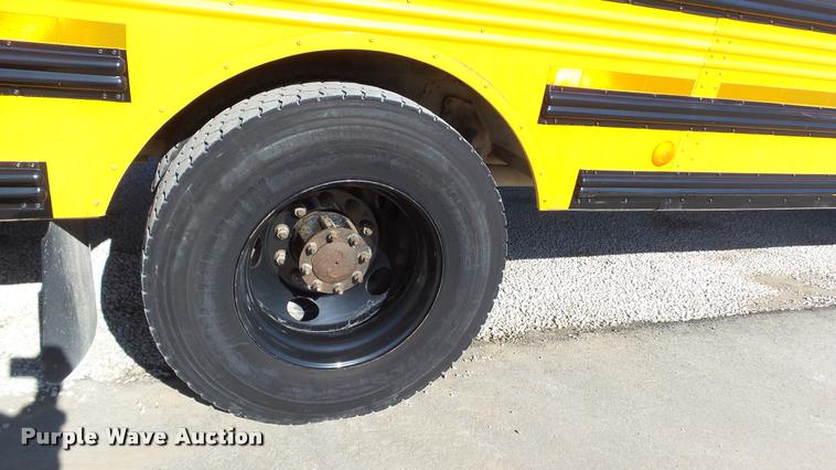 image for item K8007 2005 Freightliner FS65 Thomas school bus