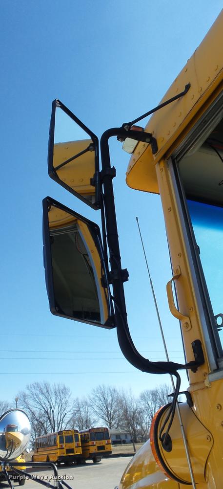 image for item K8007 2005 Freightliner FS65 Thomas school bus