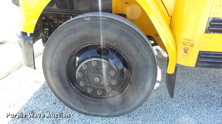 image for item K8007 2005 Freightliner FS65 Thomas school bus