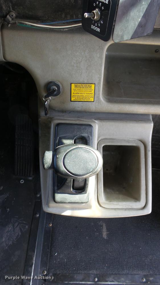 image for item K8007 2005 Freightliner FS65 Thomas school bus