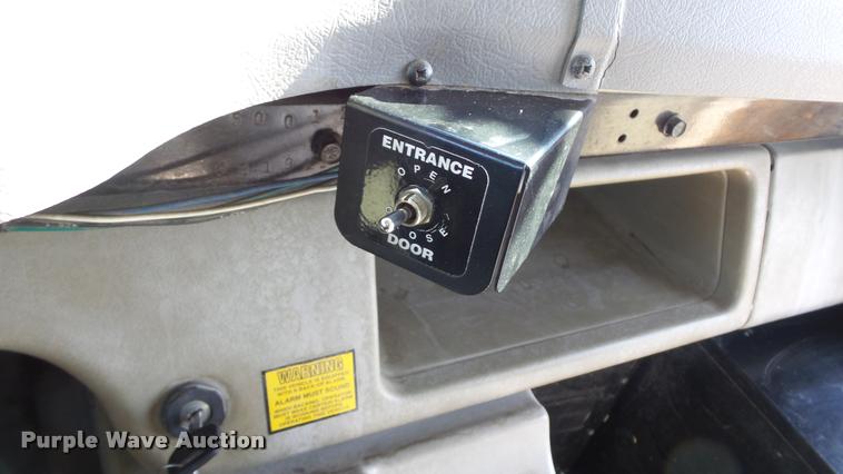 image for item K8007 2005 Freightliner FS65 Thomas school bus