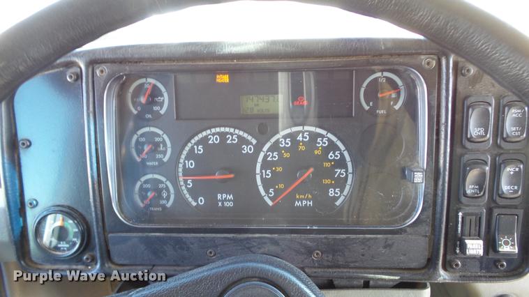 image for item K8007 2005 Freightliner FS65 Thomas school bus