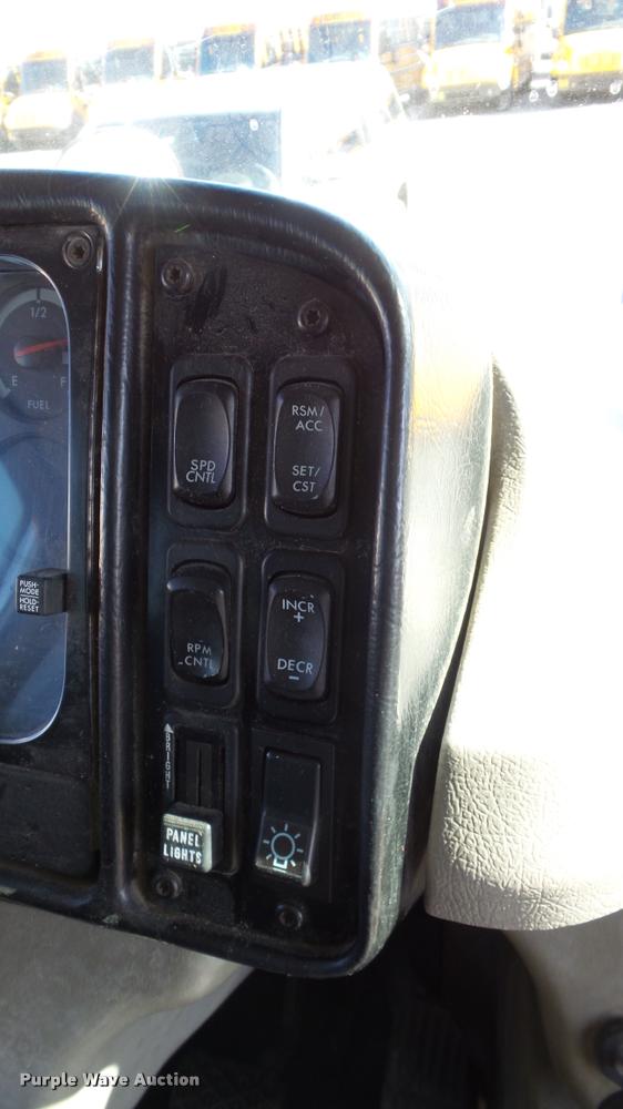 image for item K8007 2005 Freightliner FS65 Thomas school bus