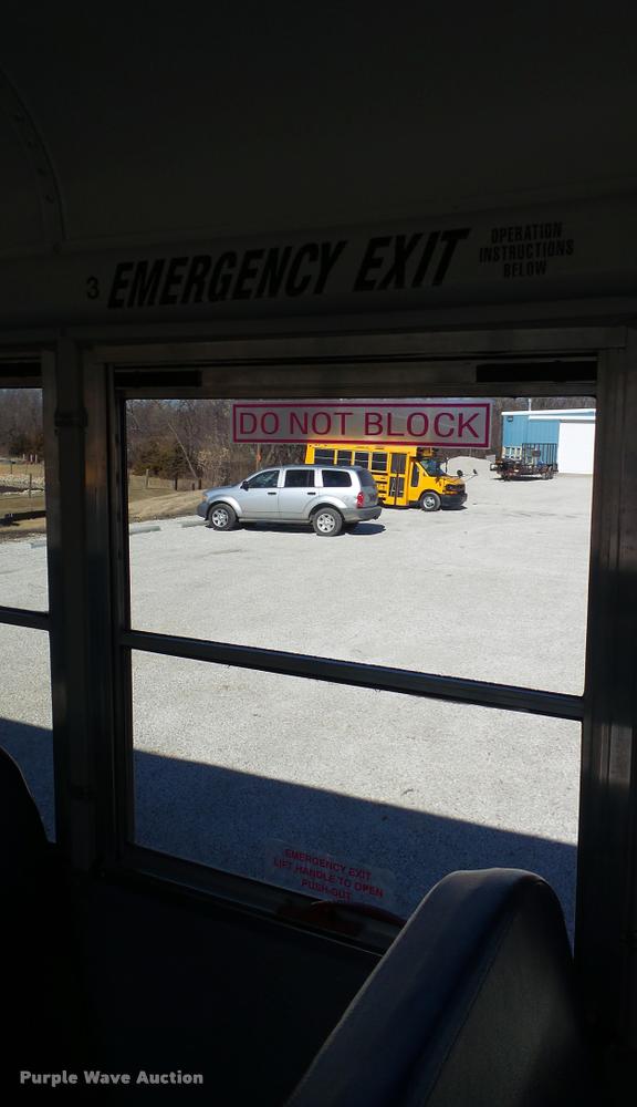 image for item K8007 2005 Freightliner FS65 Thomas school bus