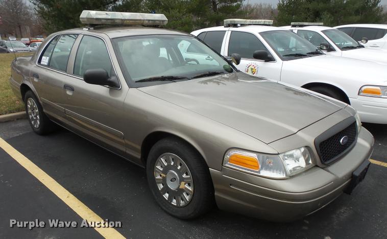 image for item L3631 2005 Ford Crown Victoria Police Interceptor