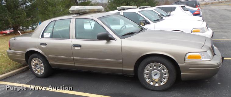 image for item L3631 2005 Ford Crown Victoria Police Interceptor