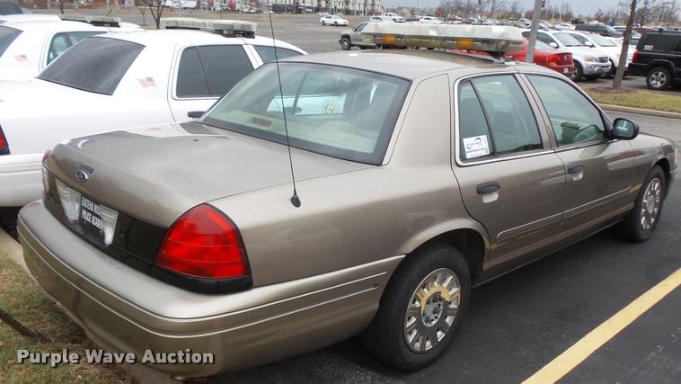 image for item L3631 2005 Ford Crown Victoria Police Interceptor