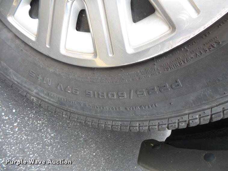 image for item L3631 2005 Ford Crown Victoria Police Interceptor