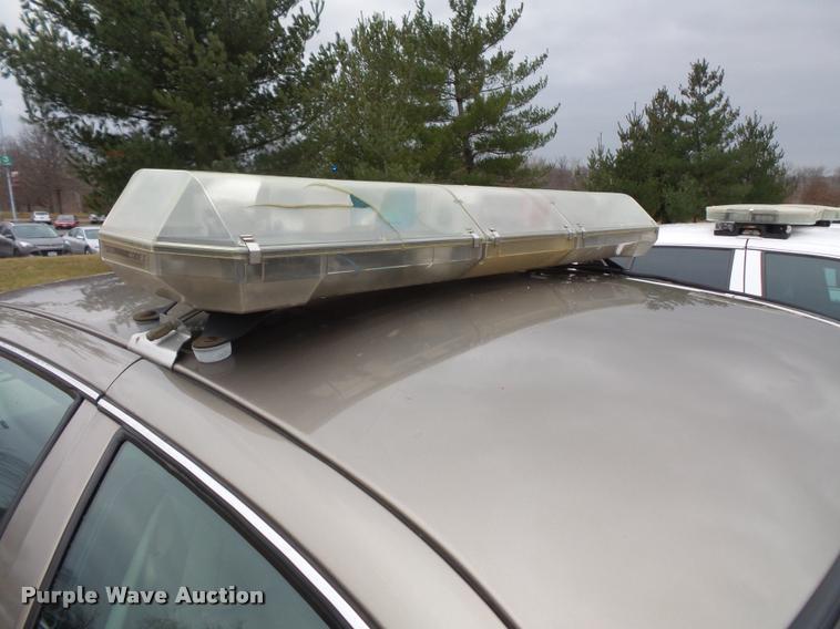 image for item L3631 2005 Ford Crown Victoria Police Interceptor