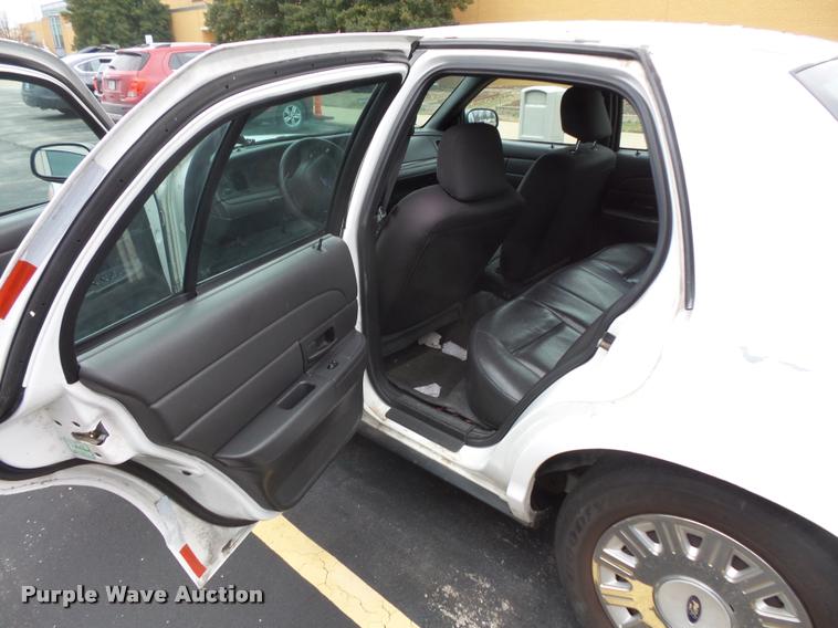 image for item L3633 2004 Ford Crown Victoria Police Interceptor