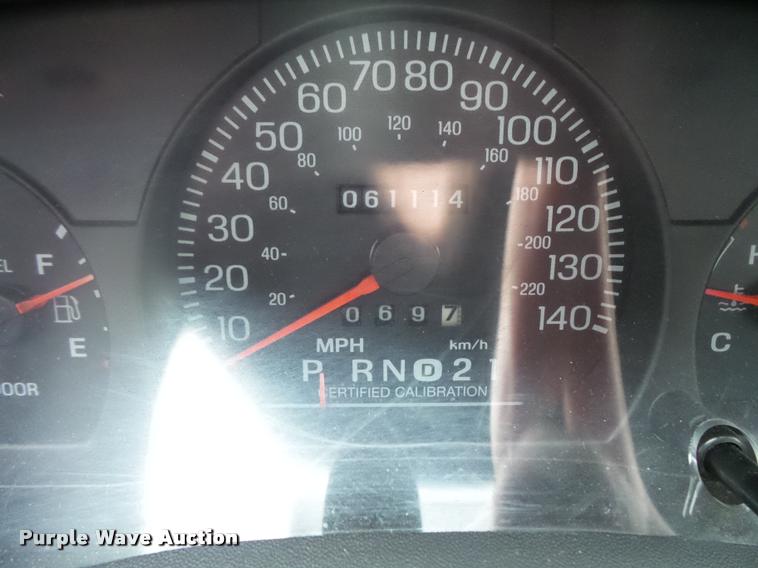 image for item L3633 2004 Ford Crown Victoria Police Interceptor