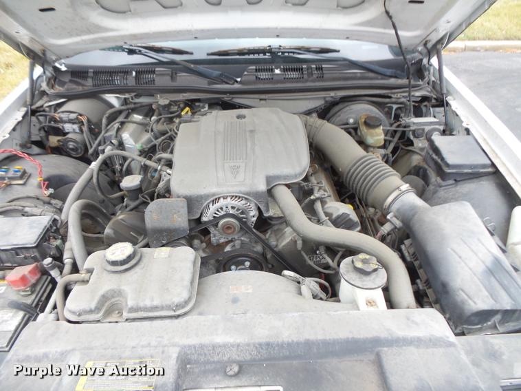 image for item L3633 2004 Ford Crown Victoria Police Interceptor