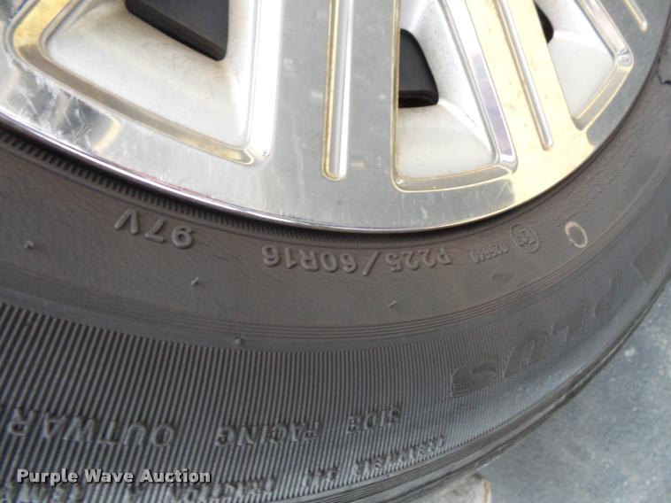 image for item L3633 2004 Ford Crown Victoria Police Interceptor