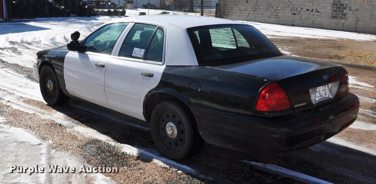 image for item L5154 2007 Ford Crown Victoria Police Interceptor