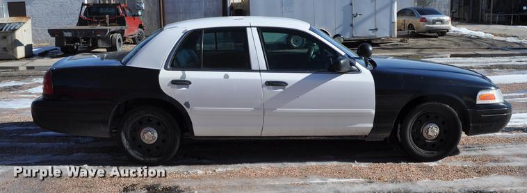 image for item L5154 2007 Ford Crown Victoria Police Interceptor