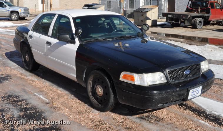 image for item L5154 2007 Ford Crown Victoria Police Interceptor