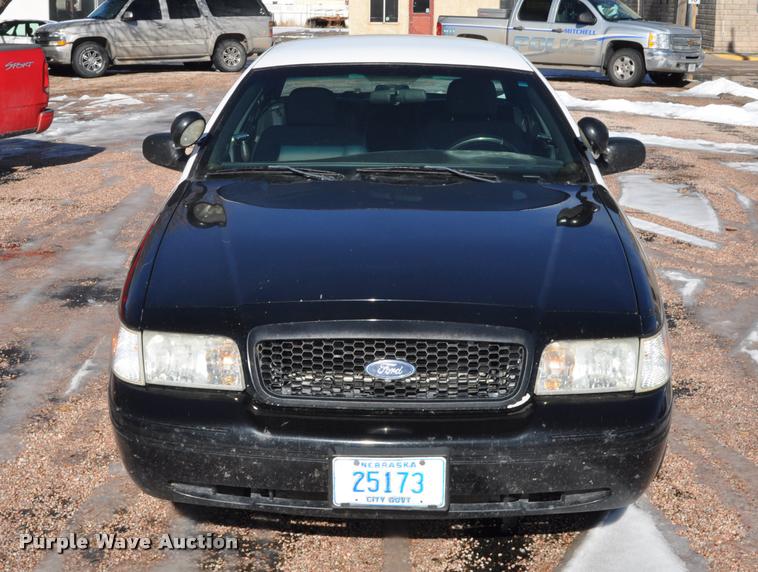 image for item L5154 2007 Ford Crown Victoria Police Interceptor