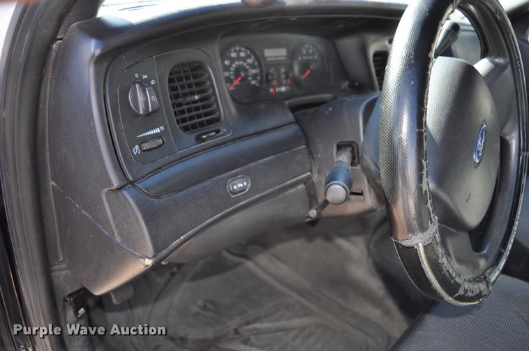 image for item L5154 2007 Ford Crown Victoria Police Interceptor