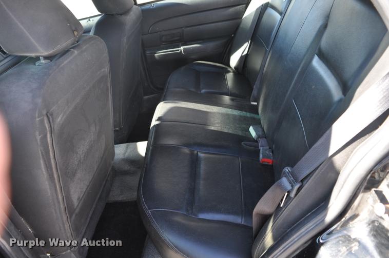 image for item L5154 2007 Ford Crown Victoria Police Interceptor