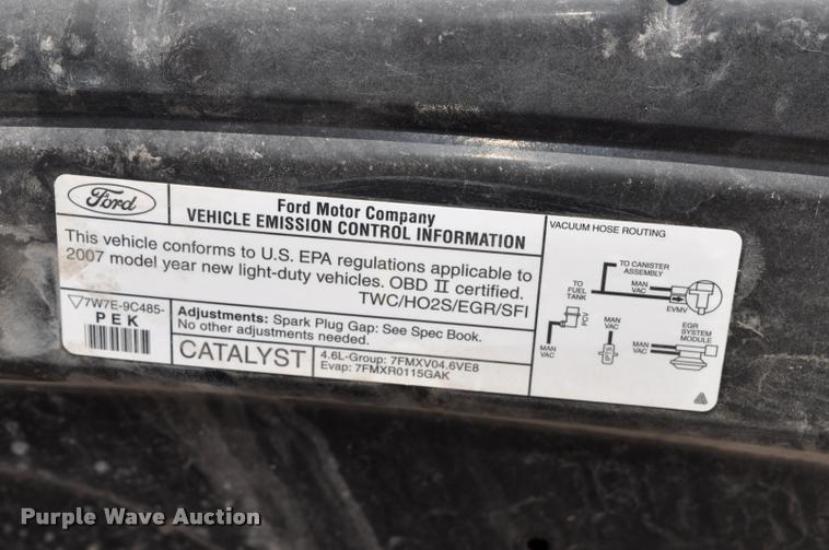 image for item L5154 2007 Ford Crown Victoria Police Interceptor