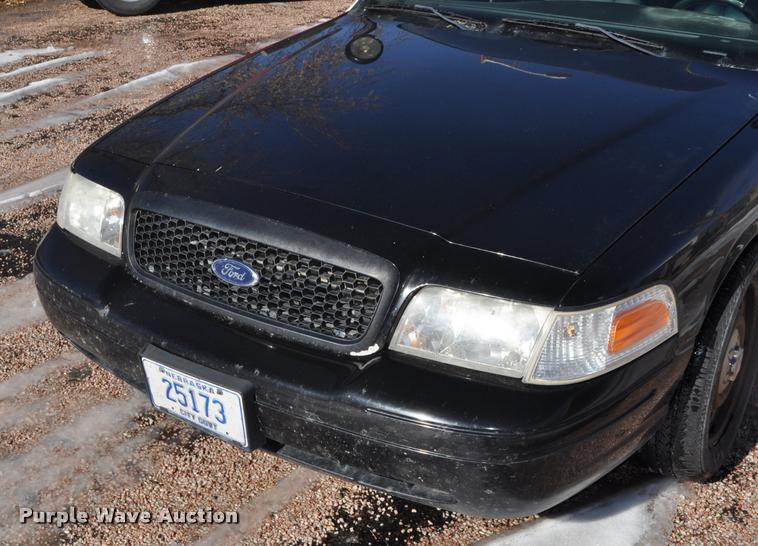 image for item L5154 2007 Ford Crown Victoria Police Interceptor