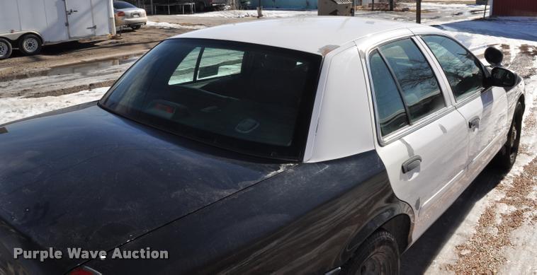 image for item L5154 2007 Ford Crown Victoria Police Interceptor