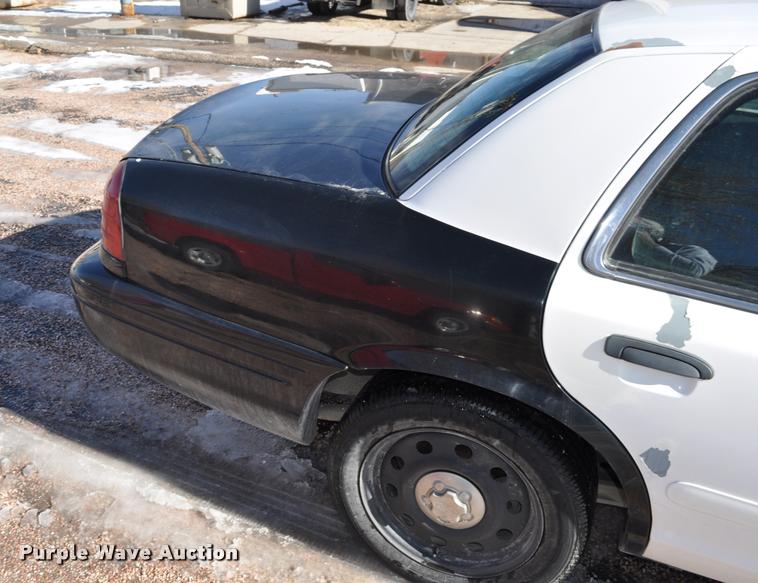 image for item L5154 2007 Ford Crown Victoria Police Interceptor