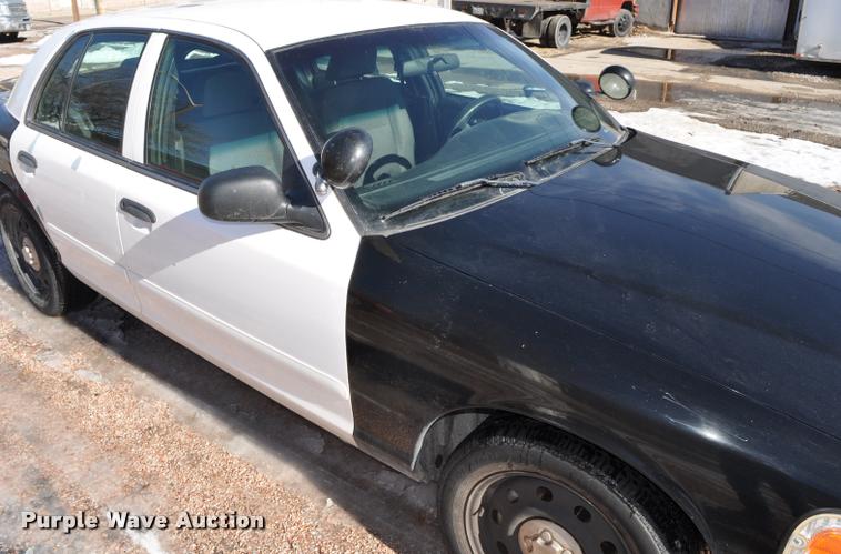 image for item L5154 2007 Ford Crown Victoria Police Interceptor