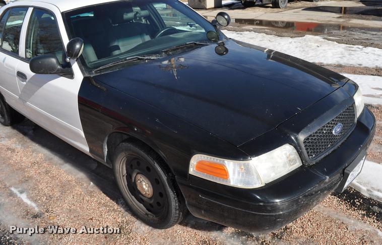 image for item L5154 2007 Ford Crown Victoria Police Interceptor