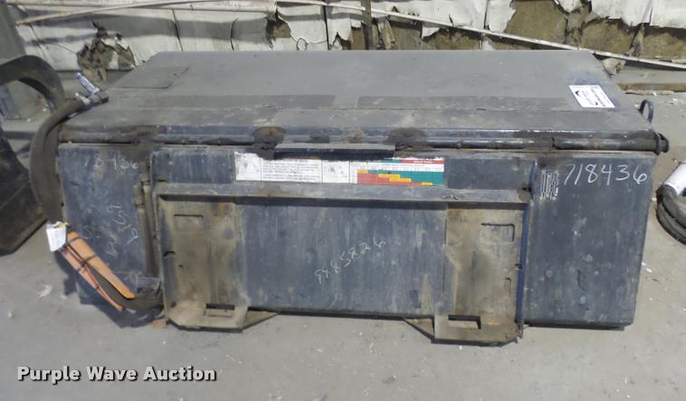 image for item L7242 2007 Bobcat skid steer sweeper