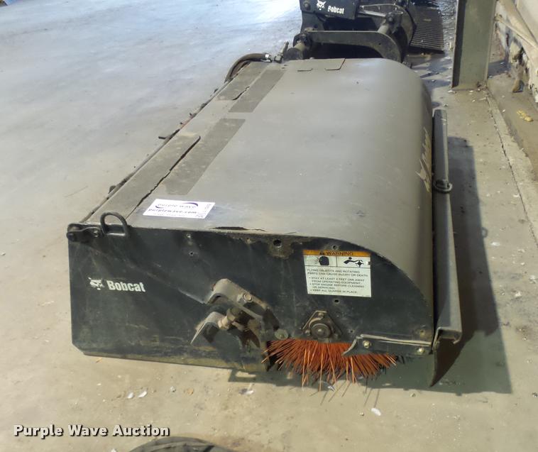 image for item L7242 2007 Bobcat skid steer sweeper