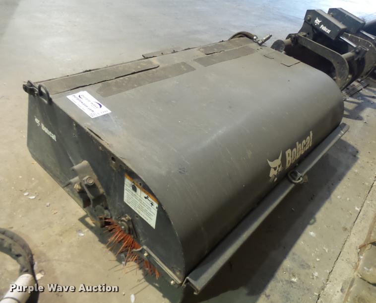 image for item L7242 2007 Bobcat skid steer sweeper