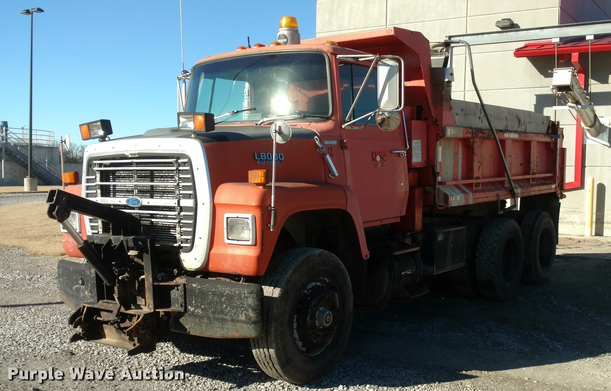 FORD DUMP TRUCK NO.1-B バンピングダンプアクション 1/64 Red & Black Ford LTL 9000 Day Cab w/ East End Dump