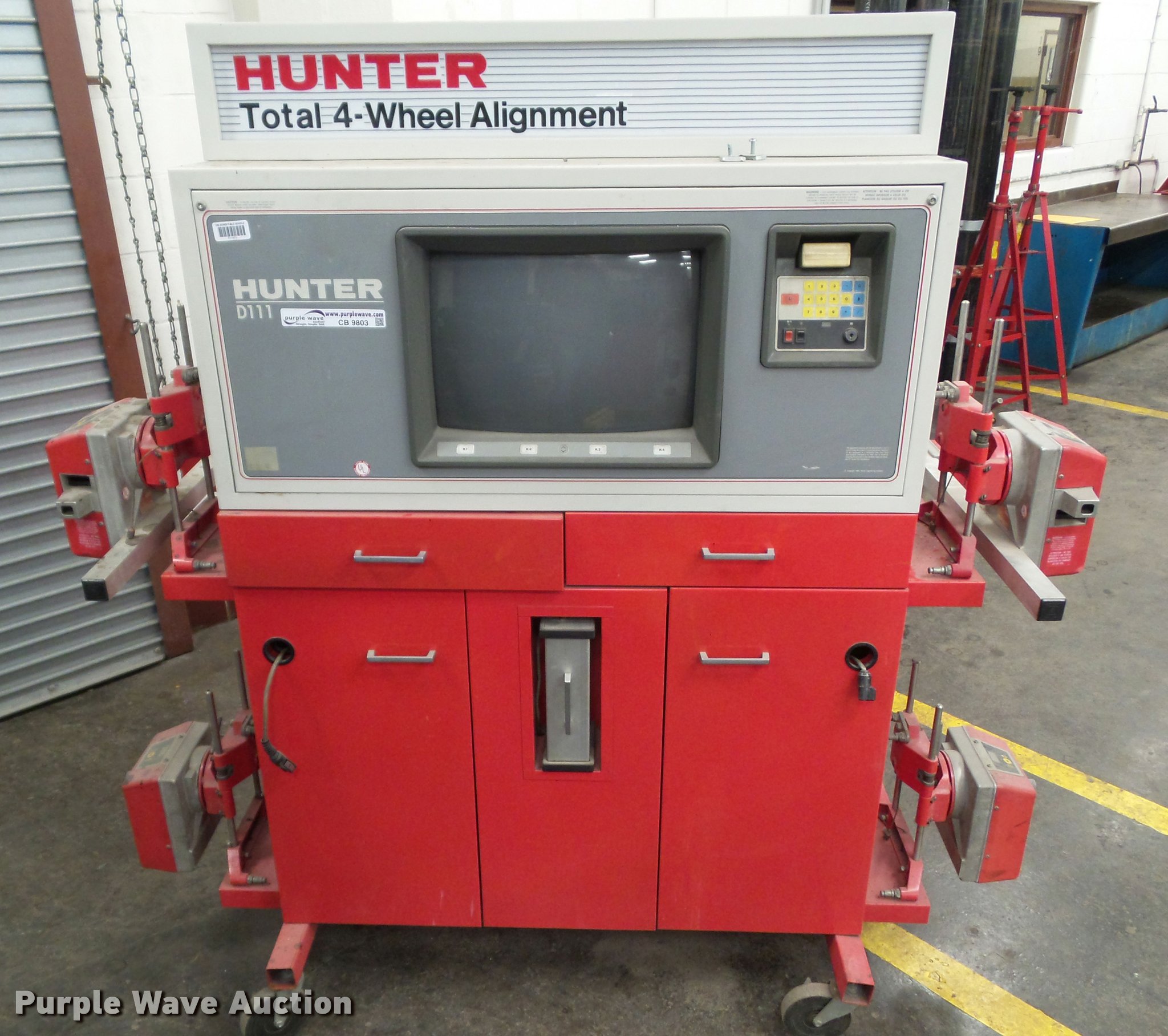 Wheel Alignment Machine >> Hunter D111 four-wheel alignment machine | Item CB9803 | SOL... Wheel Alignment Machine >> Hunter D111 four-wheel alignment machine | Item CB9803 | SOL...