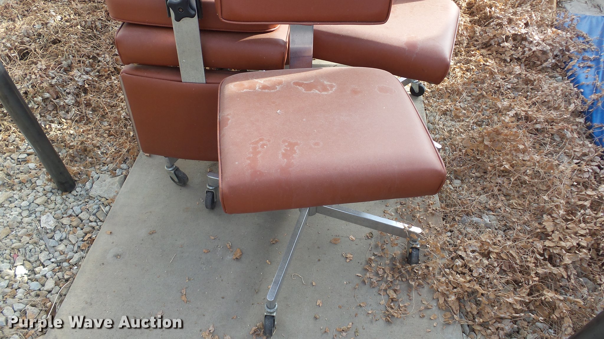 Furniture in Manhattan, KS Item DJ9327 sold Purple Wave