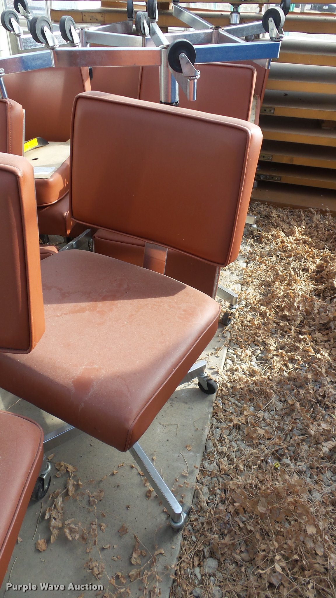 Furniture in Manhattan, KS Item DJ9327 sold Purple Wave