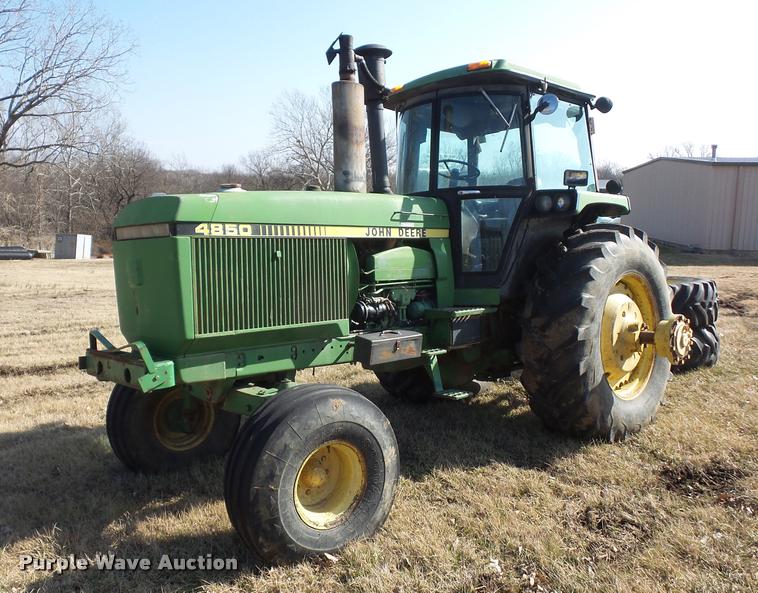 image for item BI9141 1983 John Deere 4850 tractor