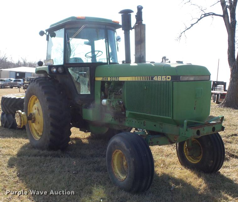 image for item BI9141 1983 John Deere 4850 tractor