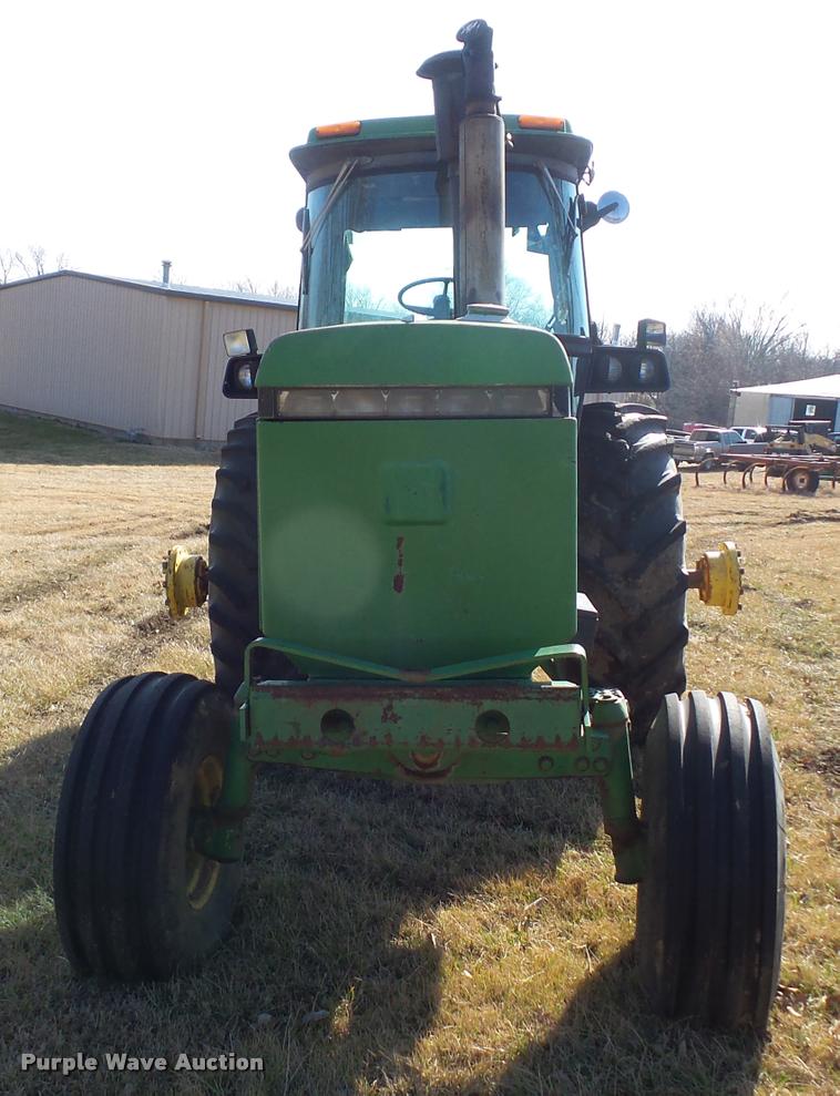 image for item BI9141 1983 John Deere 4850 tractor