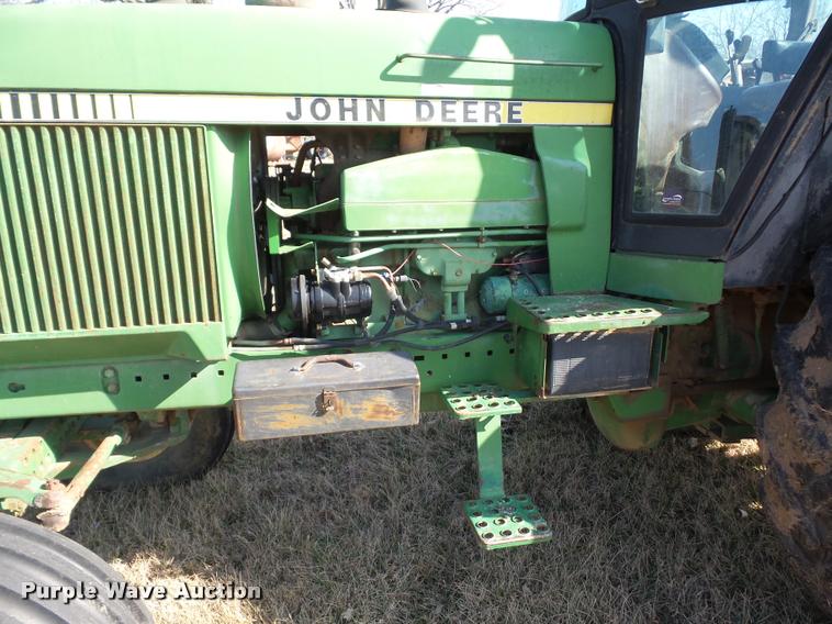 image for item BI9141 1983 John Deere 4850 tractor