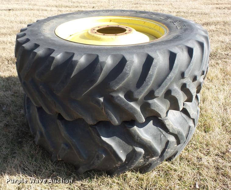 image for item BI9141 1983 John Deere 4850 tractor