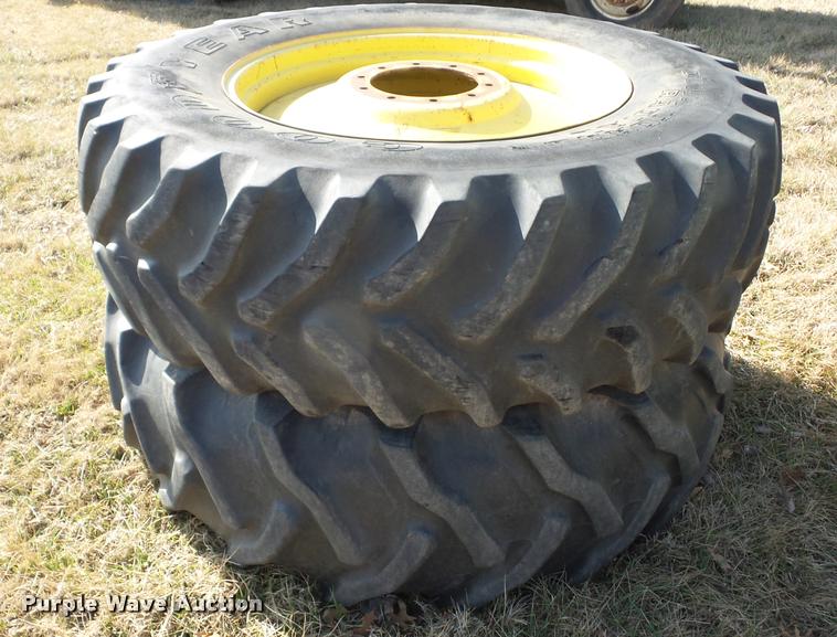 image for item BI9141 1983 John Deere 4850 tractor