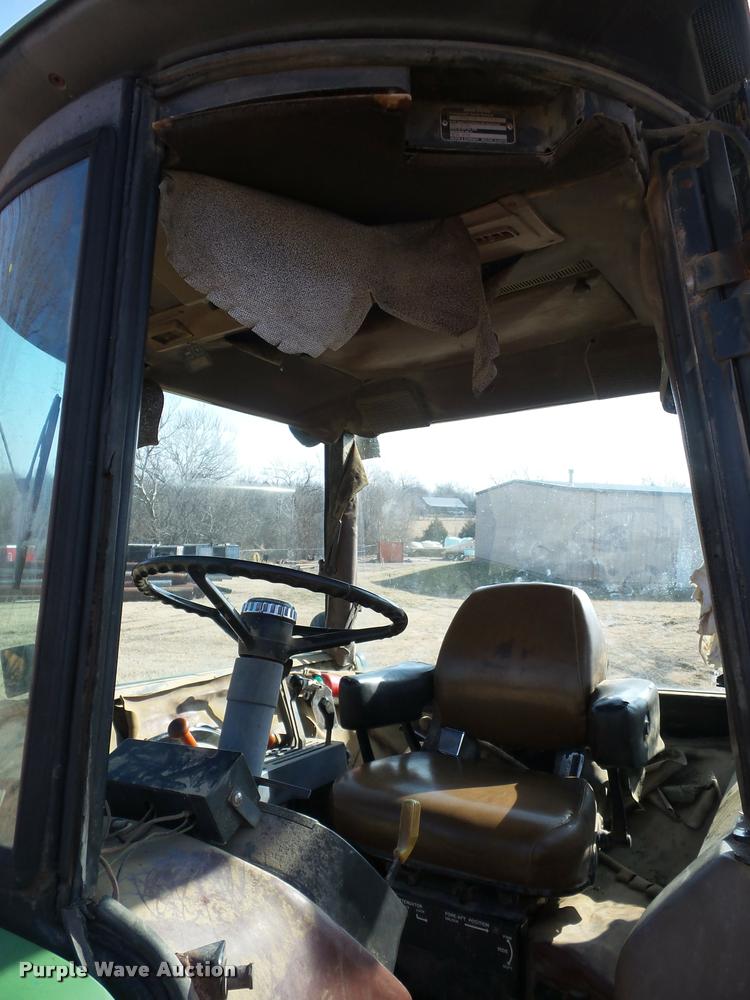 image for item BI9141 1983 John Deere 4850 tractor