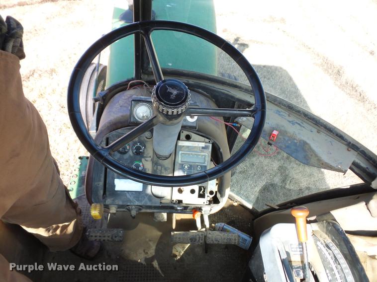 image for item BI9141 1983 John Deere 4850 tractor