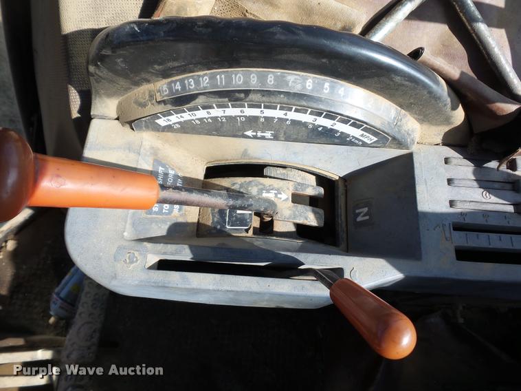 image for item BI9141 1983 John Deere 4850 tractor