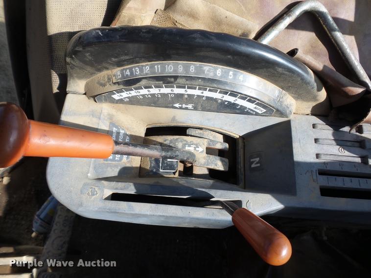 image for item BI9141 1983 John Deere 4850 tractor