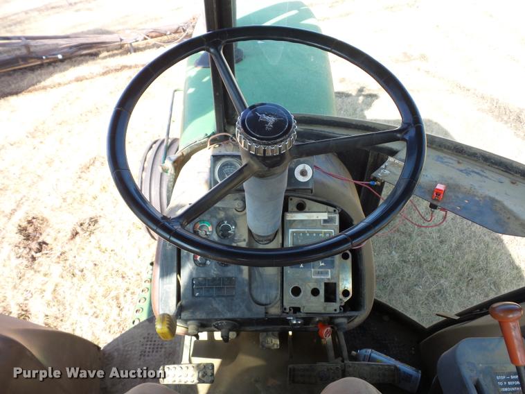 image for item BI9141 1983 John Deere 4850 tractor