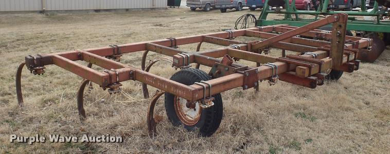 image for item BI9151 Chisel plow